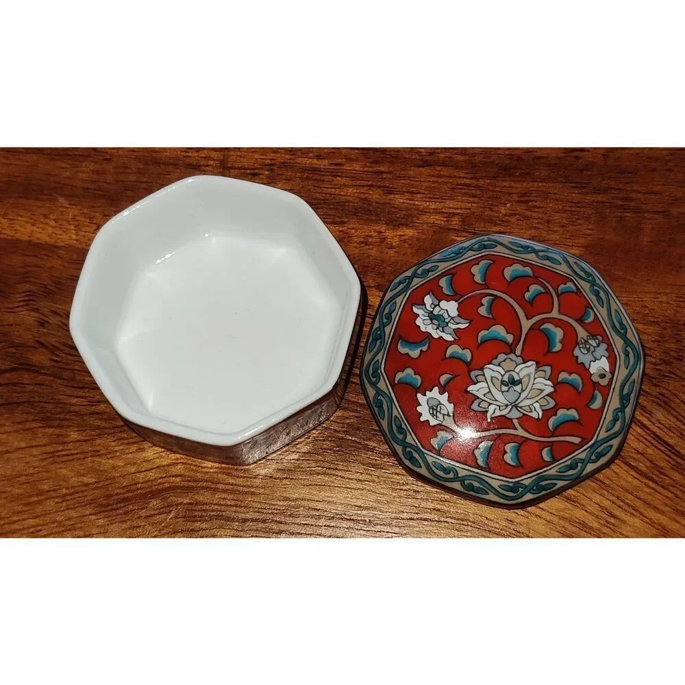 Vintage porcelain trinket box Etude Takahashi San Francisco hand-decorated 1986